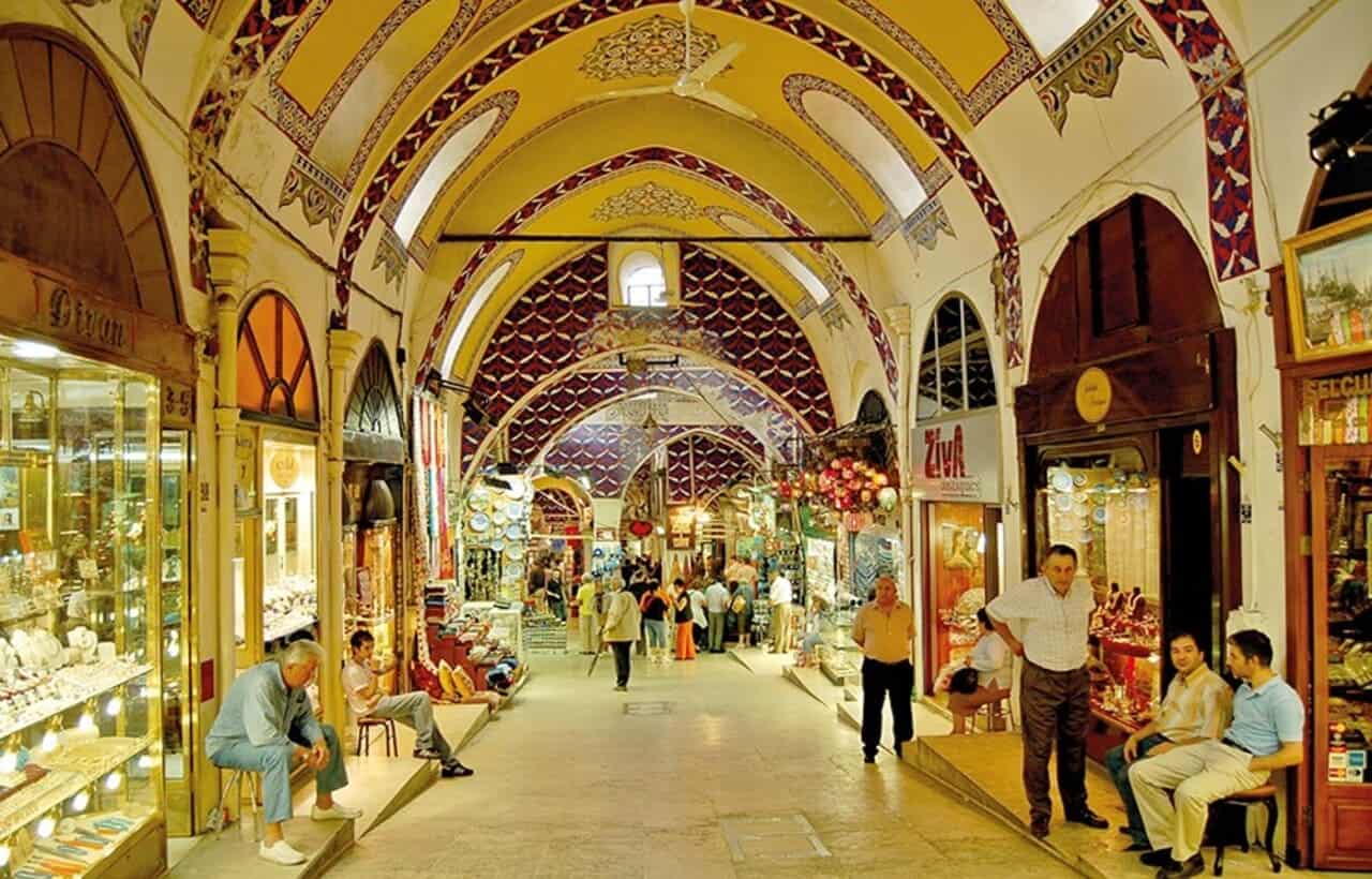 اماكن سياحية في قطر.. رحلة إلى أرض العجائب بين الصحراء والبحر - Sky Life Holidays - سكاي لايف للعطلات الأسواق التقليدية