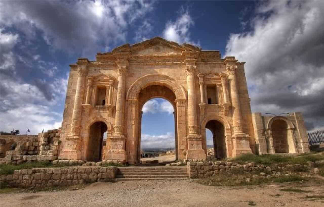 السياحة في الاردن.. وجهة مثالية لعشاق التاريخ والثقافة - Sky Life Holidays - سكاي لايف للعطلات جرش