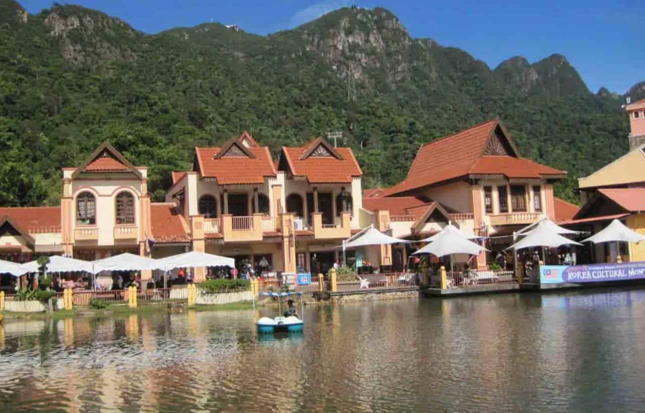 دليل السياحة في لنكاوي - Sky Life Holidays - سكاي لايف للعطلات قرية الكتب الماليزية في لنكاوي