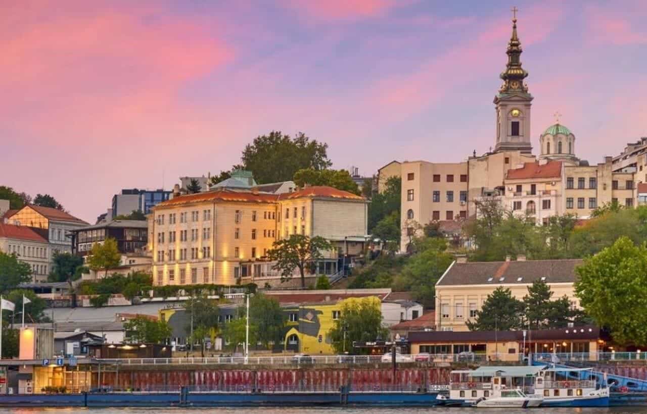 السياحة في صربيا.. اكتشف المناظر الطبيعية الخلابة - Sky Life Holidays - سكاي لايف للعطلات متوسط رحلة عائلية من 4 أشخاص
