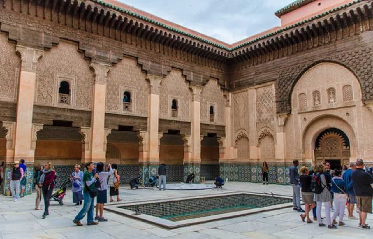 السياحة في مراكش.. استمتع بجمال المدينة الحمراء وتراثها العريق - Sky Life Holidays - سكاي لايف للعطلات مدرسة بن يوسف
