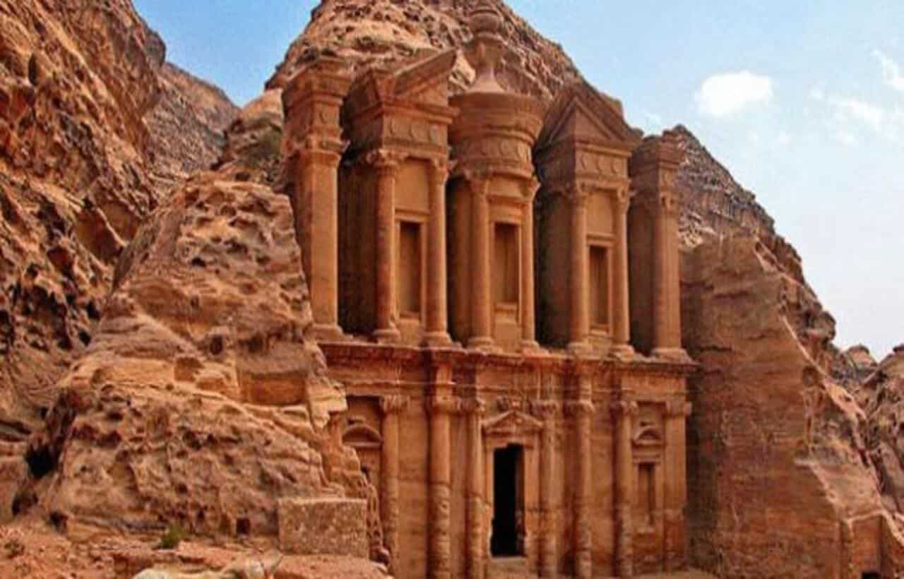 السياحة في الاردن.. وجهة مثالية لعشاق التاريخ والثقافة - Sky Life Holidays - سكاي لايف للعطلات مدينة البتراء