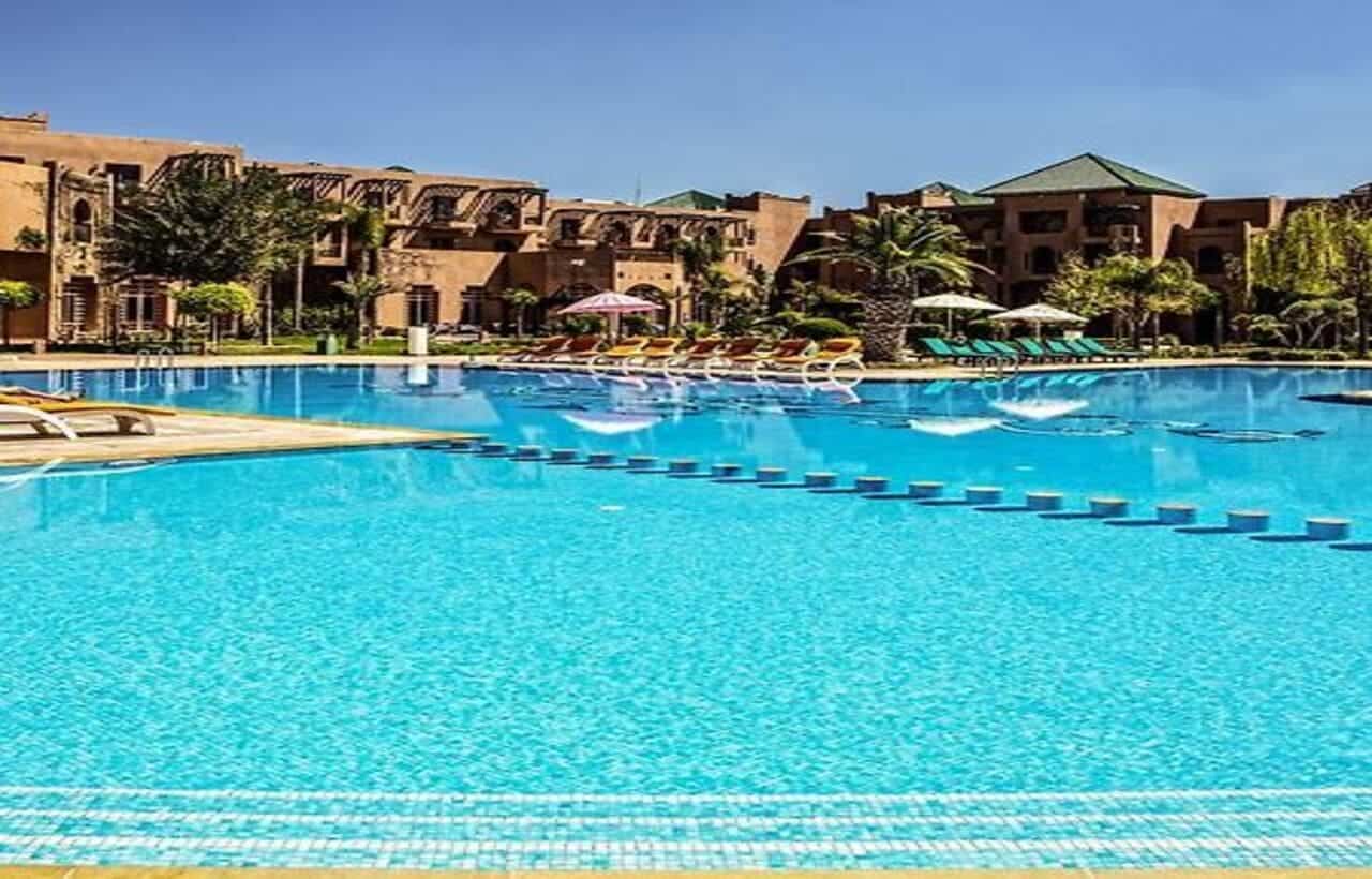 السياحة في مراكش.. استمتع بجمال المدينة الحمراء وتراثها العريق - Sky Life Holidays - سكاي لايف للعطلات ملاهي بلازا مراكش