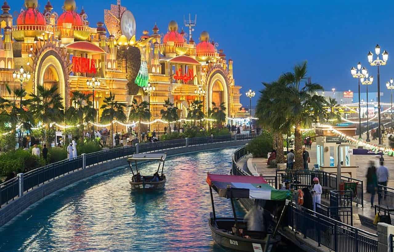 شاهد و استكشف جمال القرية العالمية دبي - Sky Life Holidays - سكاي لايف للعطلات وسائل المواصلات للقرية العالمية في دبي