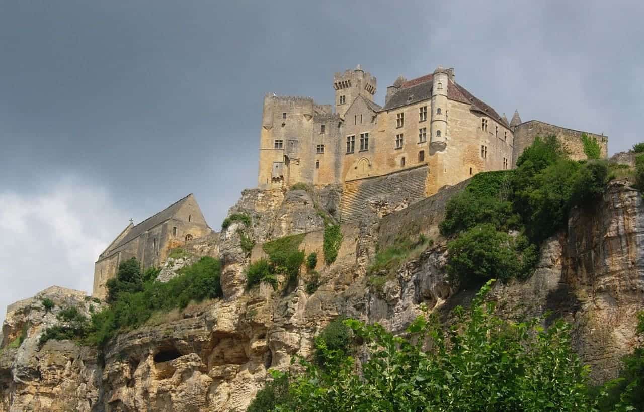 دليل السياحة في الريف الفرنسي - Sky Life Holidays - سكاي لايف للعطلات قرية بيناك سازيناك