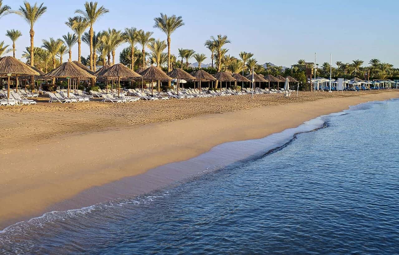 السياحة في مصر - Sky Life Holidays - سكاي لايف للعطلات شاطئ خليج نعمة شرم الشيخ