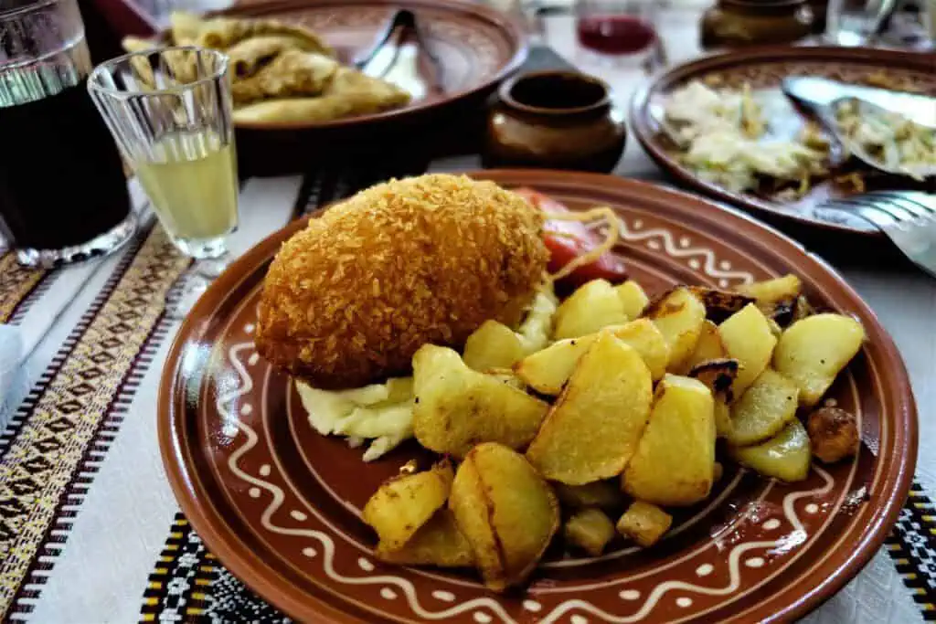 أفضل 6 مطاعم حلال في سوتشي روسيا 2025 - Sky Life Holidays - سكاي لايف للعطلات مطاعم حلال في سوتشي